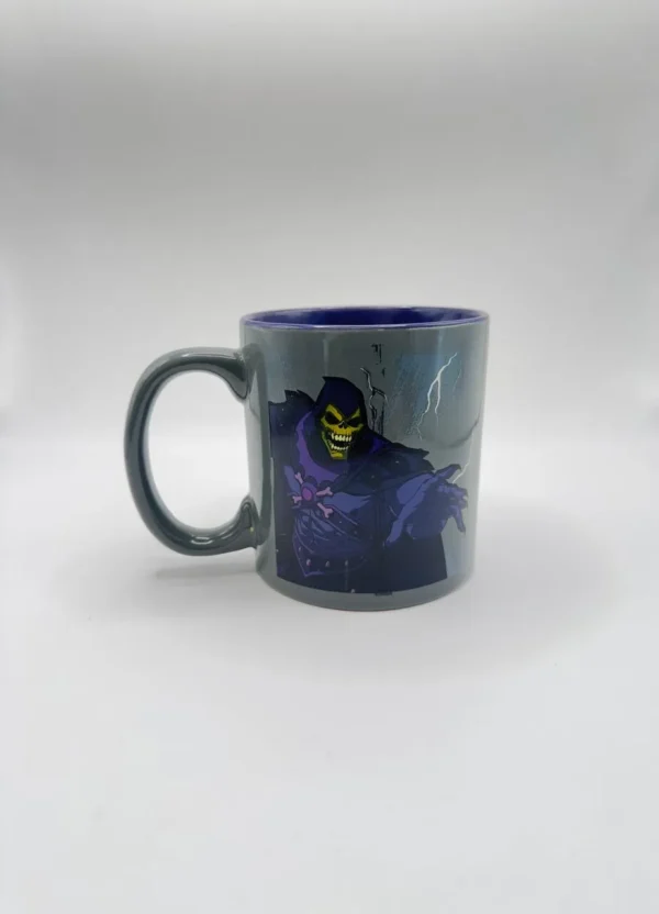Taza Cerámica Metalizada Masters of the Universe Skeletor (592 ml) taza-ceramica-metalizada-masters-of-the-universe-skeletor-592-ml